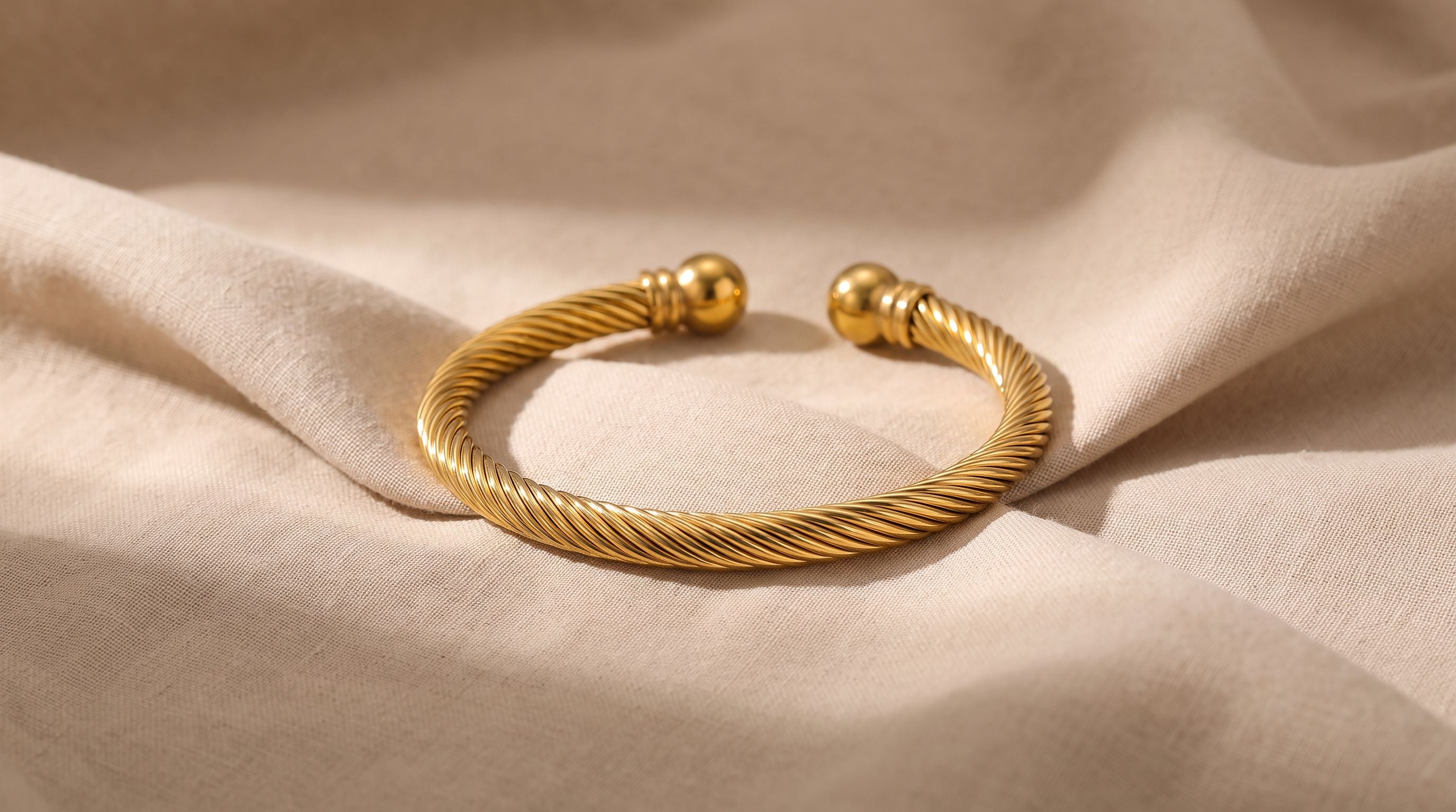 Gender Neutral Jewelry Guide: What Actually Works | AJLuxe