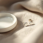 Lade Bild in die Galerieansicht, Flat back stud earrings in sterling silver, lifestyle