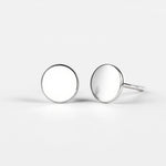 Lade Bild in die Galerieansicht, Flat back stud earrings in 925 sterling silver with smooth flat disc back for sensitive ears