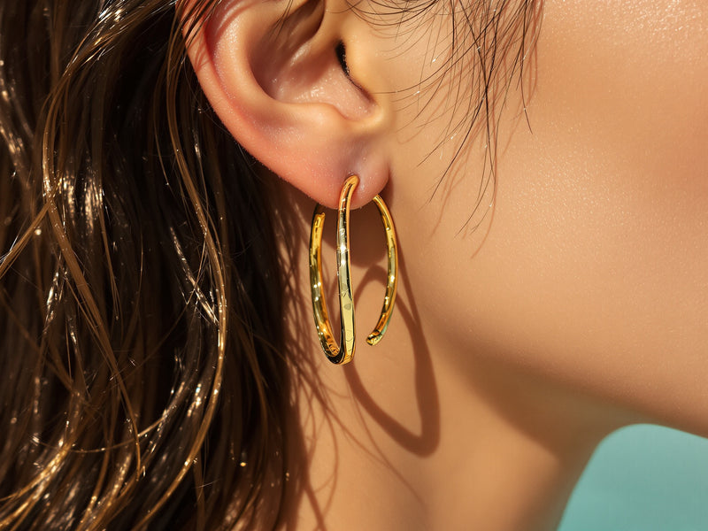 Best Waterproof Earrings 2026: Metal Guide for Swim & Shower