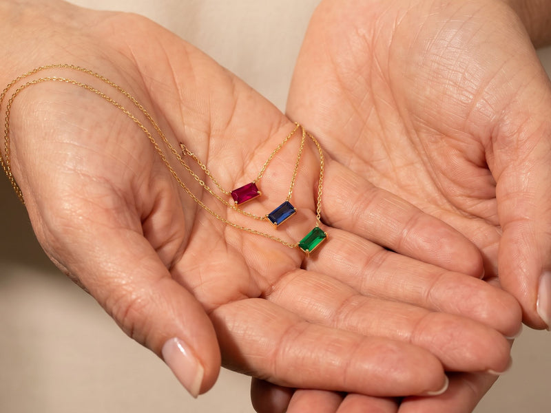 Birthstone Necklace for Grandma: Which Stones to Choose (2026)
