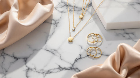 Bijoux minimalistes superposes waterproof, alternative a Bohm Paris