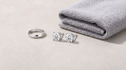 Jewelry and the Gym: What to Take Off, and Why
