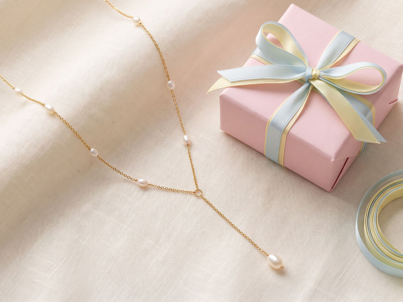 Pregnancy Congratulations Gift Ideas: Jewelry for the News