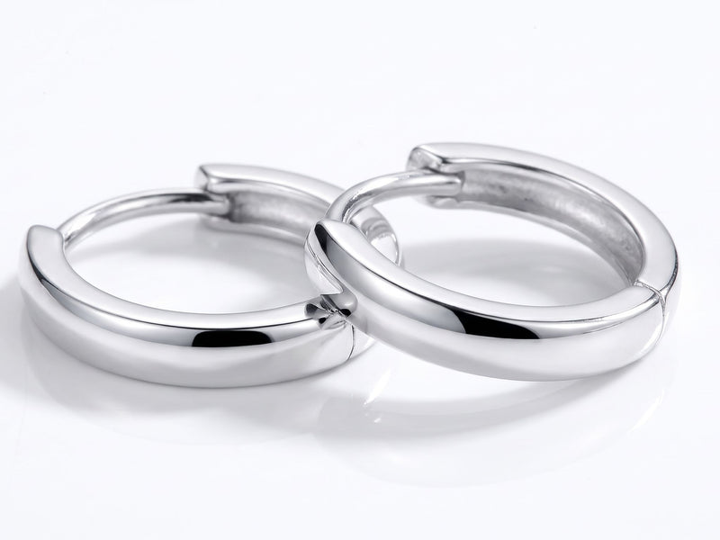 How to Remove Tarnish From Silver Jewelry (Safely, Without Scratching It)