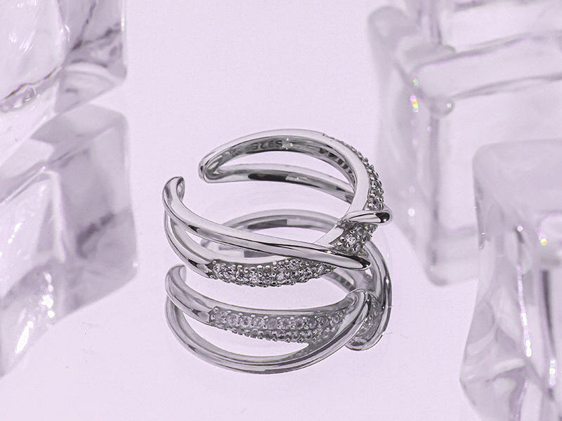 Twisted Ring Guide: Styles, Materials & How to Wear One (2026)