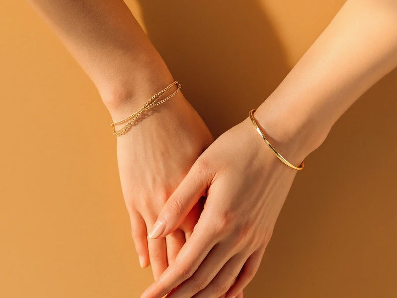Which Wrist to Wear a Bracelet On: Left vs Right Guide