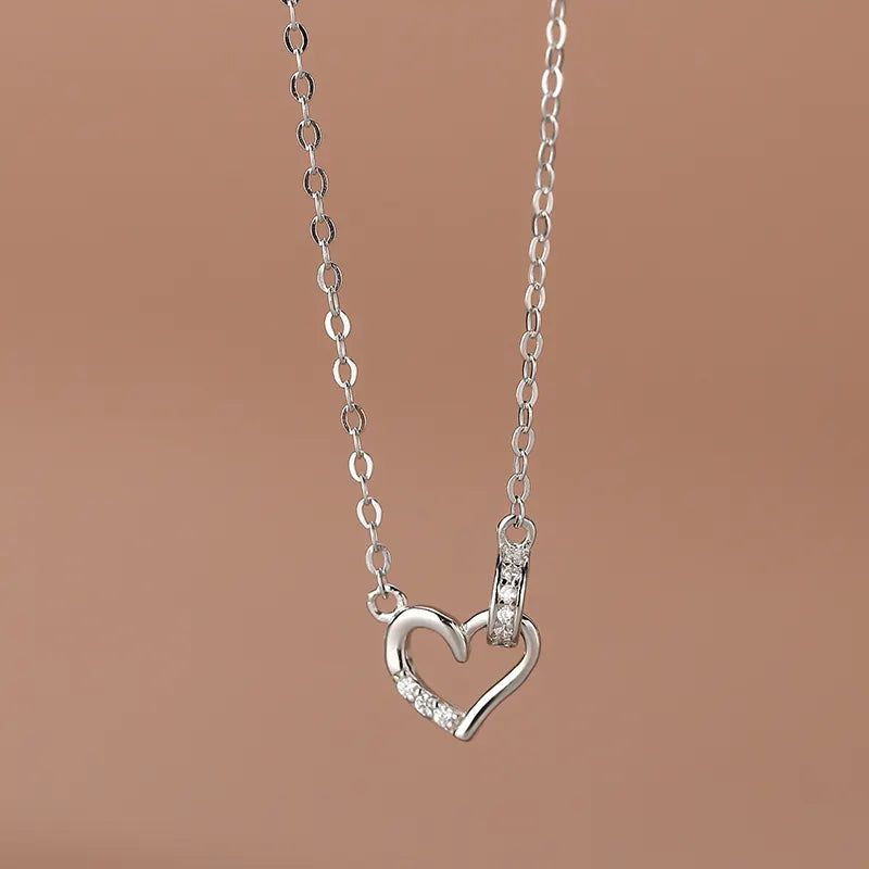 Dainty Circle Heart Necklace